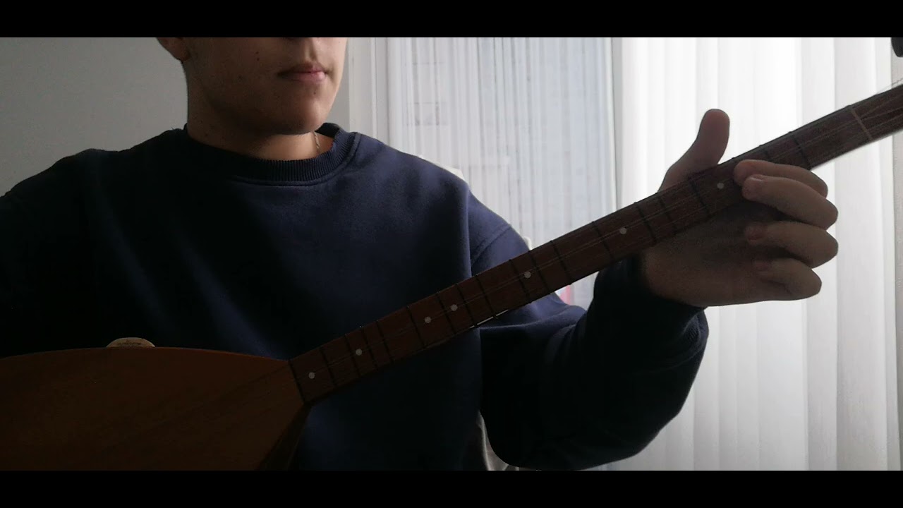 Metrisin önünde durdum Ahmet kaya saz solfej çalımı. 