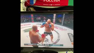 Фёдор Емельяненко Оформляет Нокаут В Первом Раунде