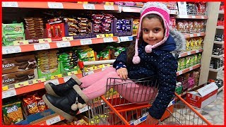 Cam Markette, Market Arabası ile Abur Cubur Alışverişi Yaptık l Eğlenceli Çocuk Videosu