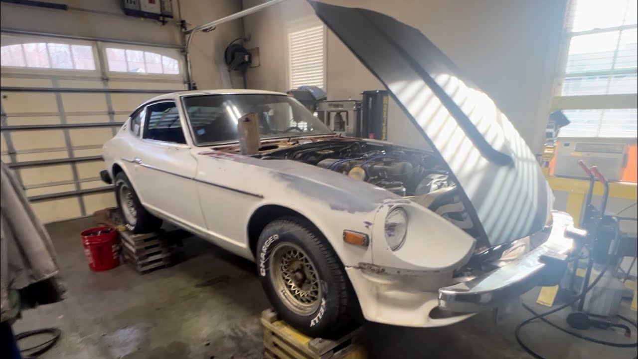 Advantage of the Max Jax mid rise lift 💪 and Floor pan repair on the