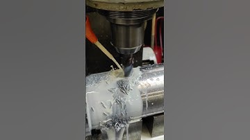 Huron NU3 milling keyways #asmr #machinist #machineshop #machine #huron #nu3 #chips #steel #france