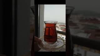 Bi̇r Demli̇ Çay İle Geçeceği̇ni̇ Sandiğim Acilarima Söuylenmi̇ş Bi̇r Şarki