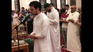 Suara Merdu Mustofa Atef Saat Sholat Bikin Terenyuh