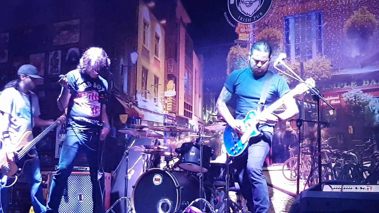 Whole lotta love cover by Beer Drinkers Mccarthys Irish Pub GDL