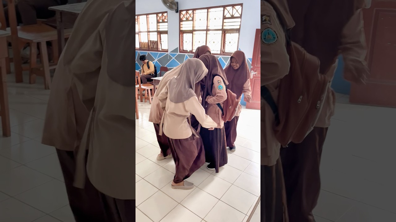 Resiko Punya Sepatu Baru😱Jangan Ditiru‼️ #viral #sekolah #kesehariansekolah #lucu #trendingshort