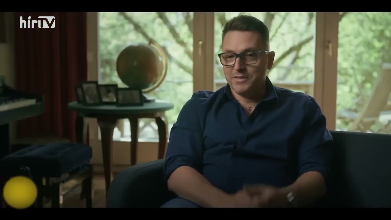 Svenk (10.18) - 🎬 Ilyen volt az Ember maradj - Az Ákos-sztori. Eddig című film díszbemutatója