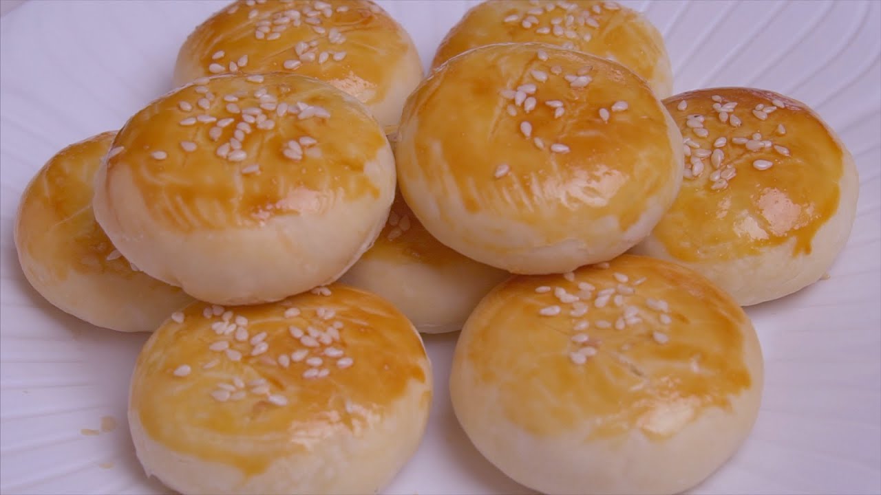 这种馅儿的老婆饼真是太好吃了 酥的直掉渣 吃一次就爱上它了 Youtube