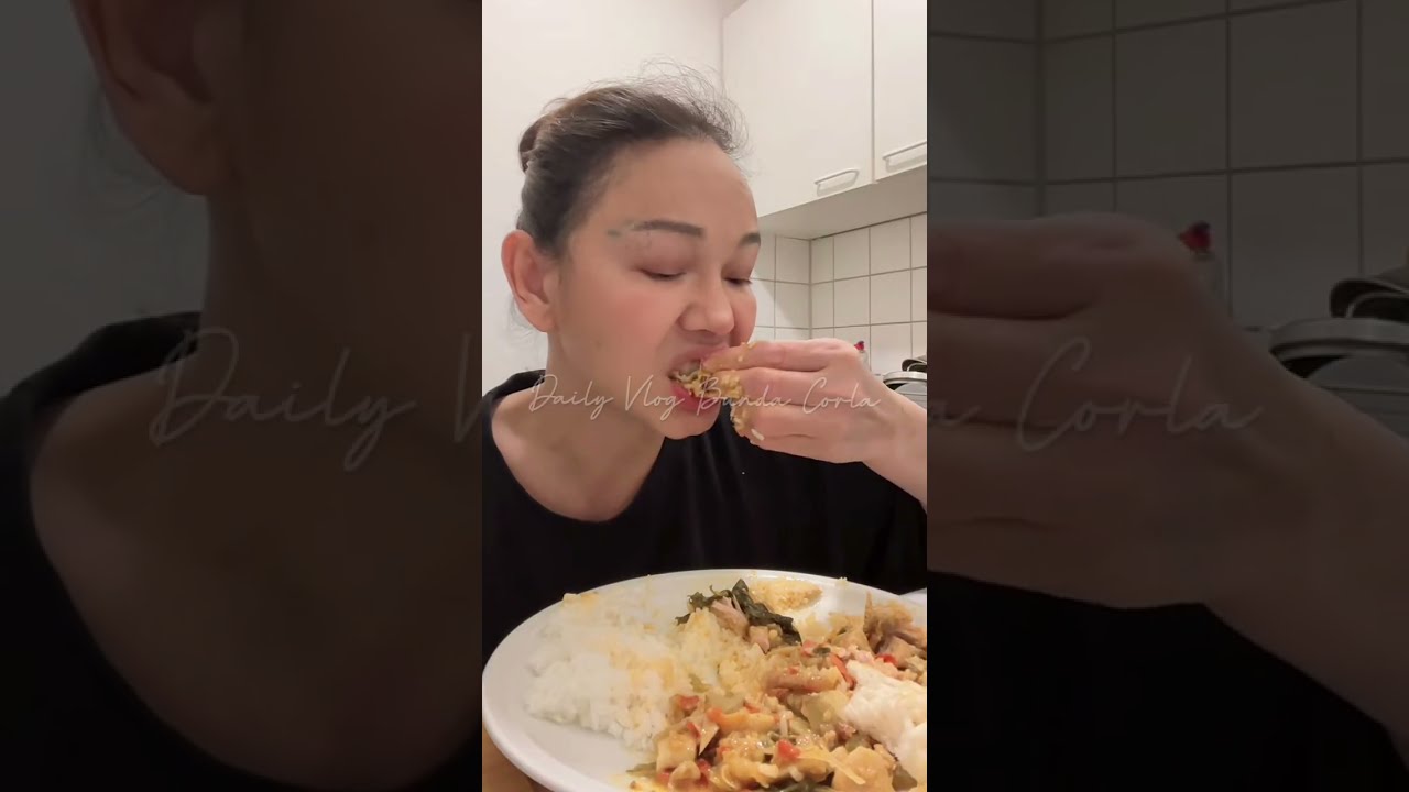Tambah Nasi ❗Bunda Corla Makan Malam Ayam Pedas Lauk Krupuk