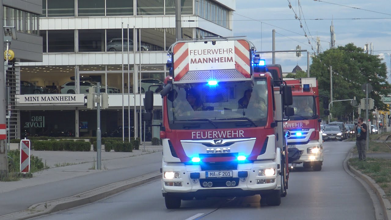 [Loschzüg]Berufsfeuerwehr+Freiwillige Feuerweher mannheim bis um verscheidene einsatzfahrten!