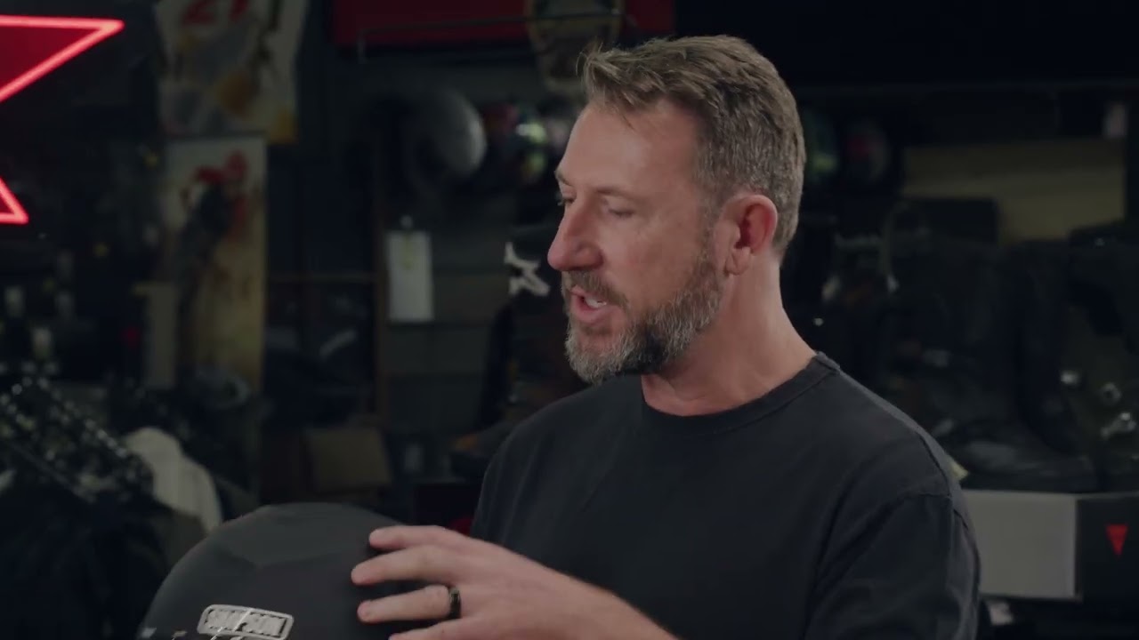 Simpson Venom Helmet - AMX Product Insights with Riana Crehan