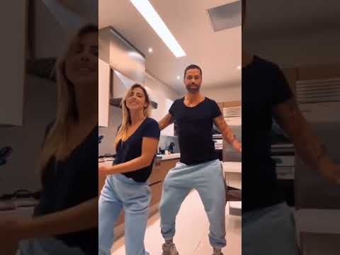 Michelle Renaud y Matías Novoa intentando hacer #TikTok (1.11.2022) Intento N1