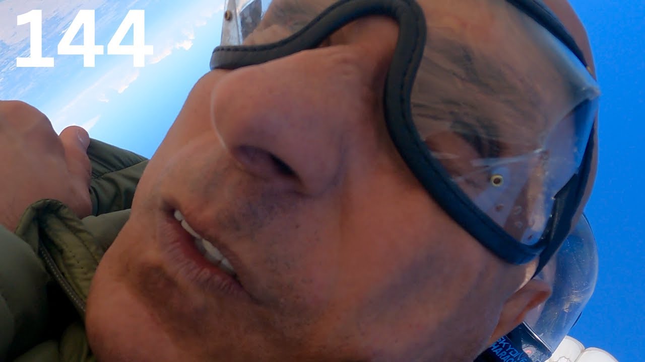 امريكا | لماذا القفز بالمظلة فكرة مجنونة للتخلص من رهاب الاماكن المرتفعة