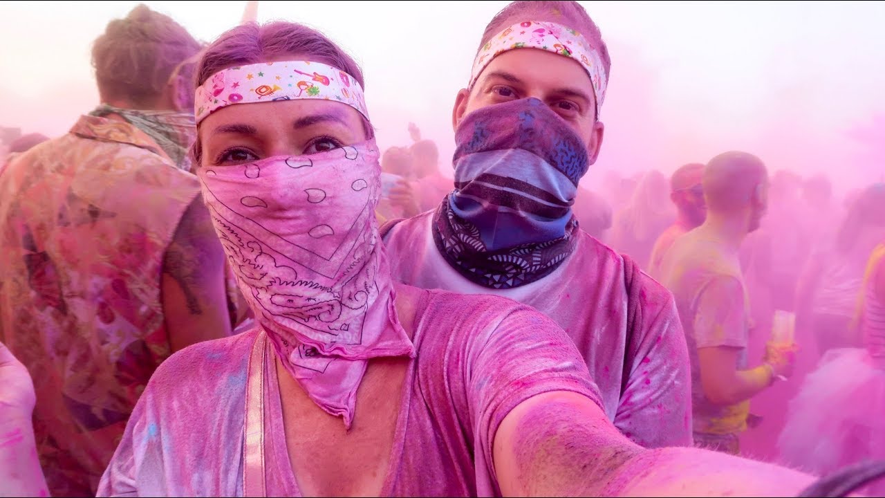 Color powder party bij Sziget! | Vloggloss 1009 - YouTube