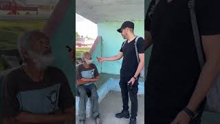 Me encontré un hombre sabio que vive en la calle