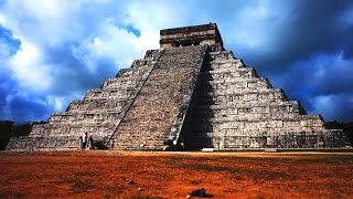 Kukulkans Pyramid Explaind - Exploring Chichen Itza Mexico