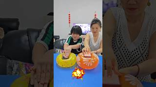 用气球制作智能手机壳游戏挑战。快乐母子。  家庭娱乐互动游戏。 #超級放鬆 #games #funny #解压
