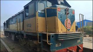 The Last journey of this Old Locomotive 2511 #narayanganj  #bangladeshrailway !  #mobilecinematic 🎬 screenshot 4