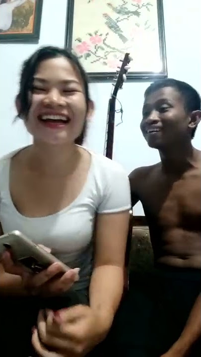 Lucu penyanyi ne Lupa masuk lirik