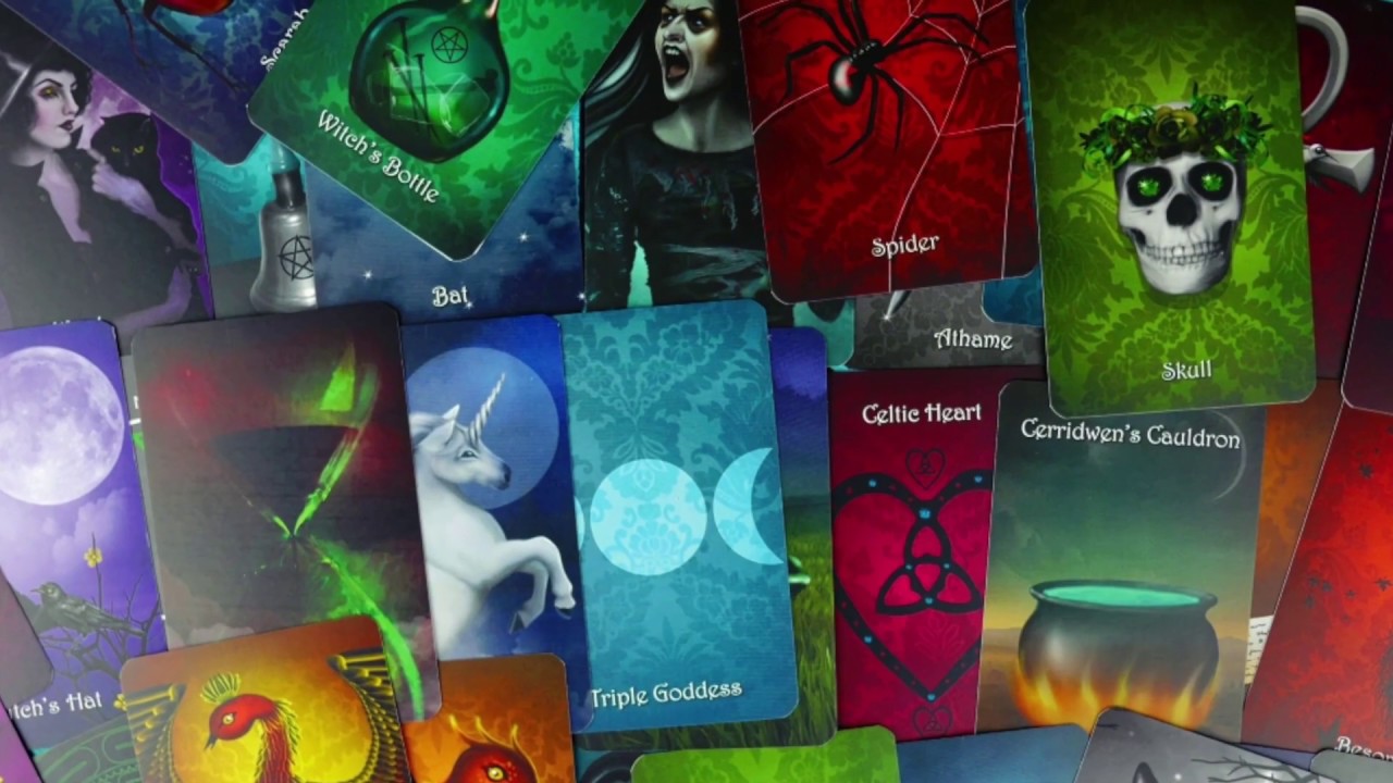 The Witch's Oracle 2nd Edition Flip Through