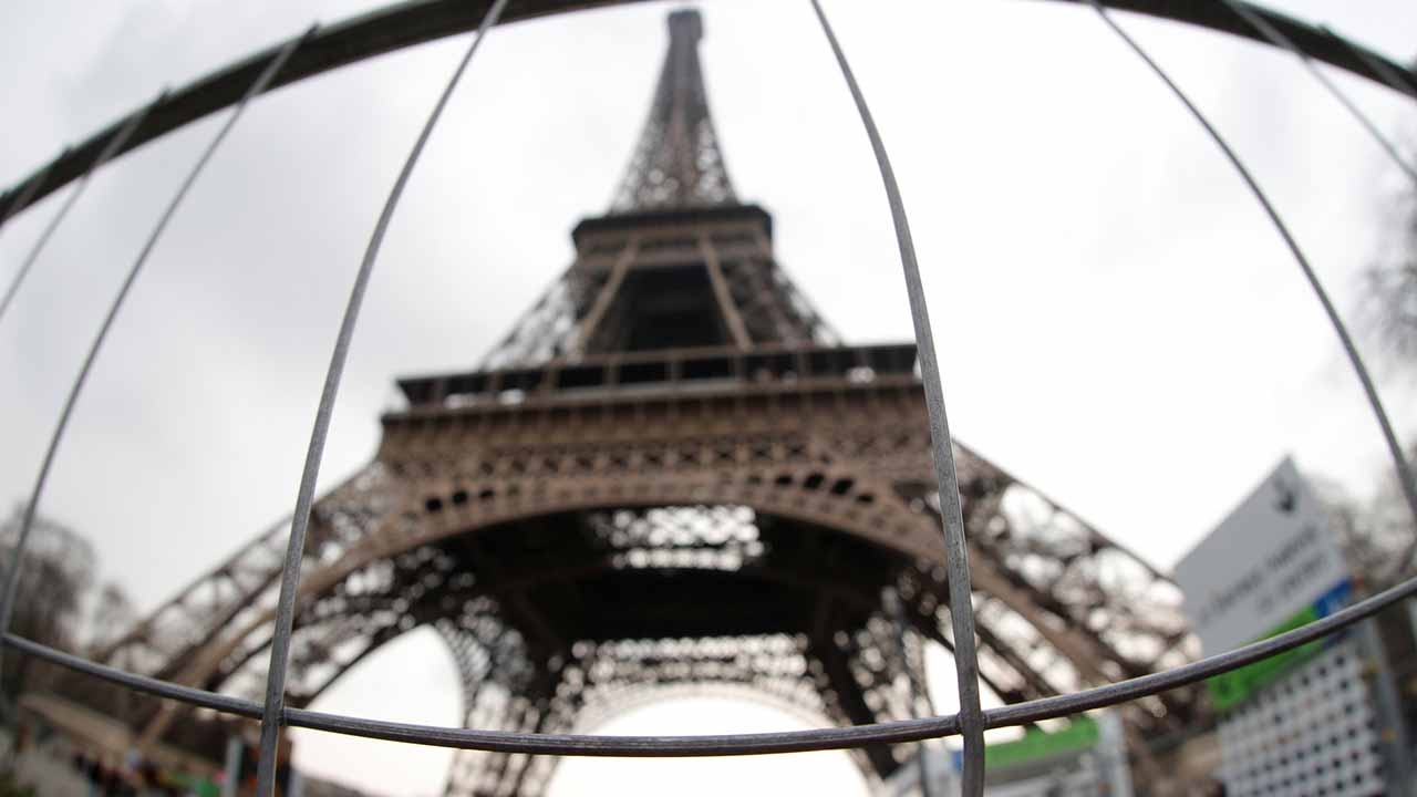 Eiffel Tower to get bulletproof glass barrier