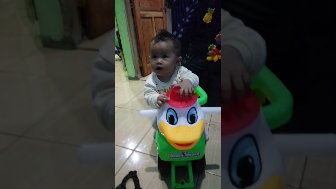 Usia lagi lucu lucu nya 