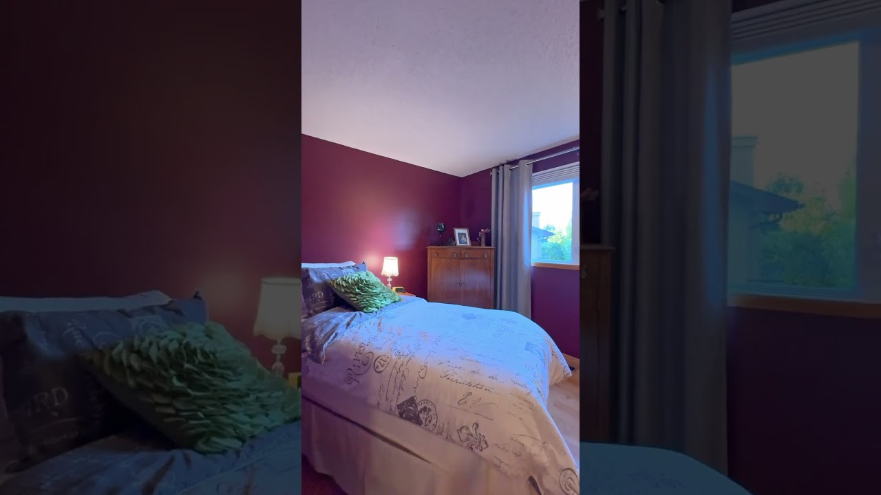 SPACIOUS HOME BOASTING OVER 2,300 SQ.FT OF LIVING SPACE IN DEER RUN