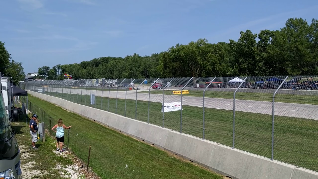 2018 Road America Continental Tire Road Race Showcase Green Flag