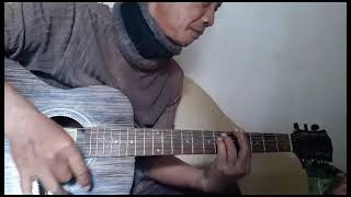 Sebotol minuman Genjrengan gitar(Cover gitar kunci gitar)