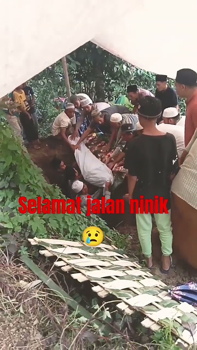 selamat jalan Ninik, Allahummaghfir lahaa warhamhaa wa 'aafihaa wa'fu 'anhaa