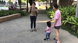 1071005公園吹泡泡之一
