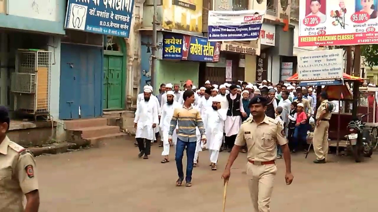 Jamiat Ahlehadees Akot Maharashtra Ke Log Ijtemai Shakal Me Eid Gha Jaate Huye - YouTube
