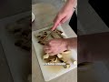 Ref:OGuaOmAY6Ac Une recette allemande typique � tester absolument : la currywurst