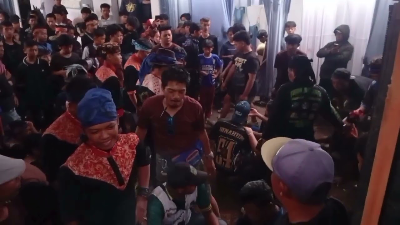 Lulumpingan mekar saluyu sa, at di pasar kaler ujungberung