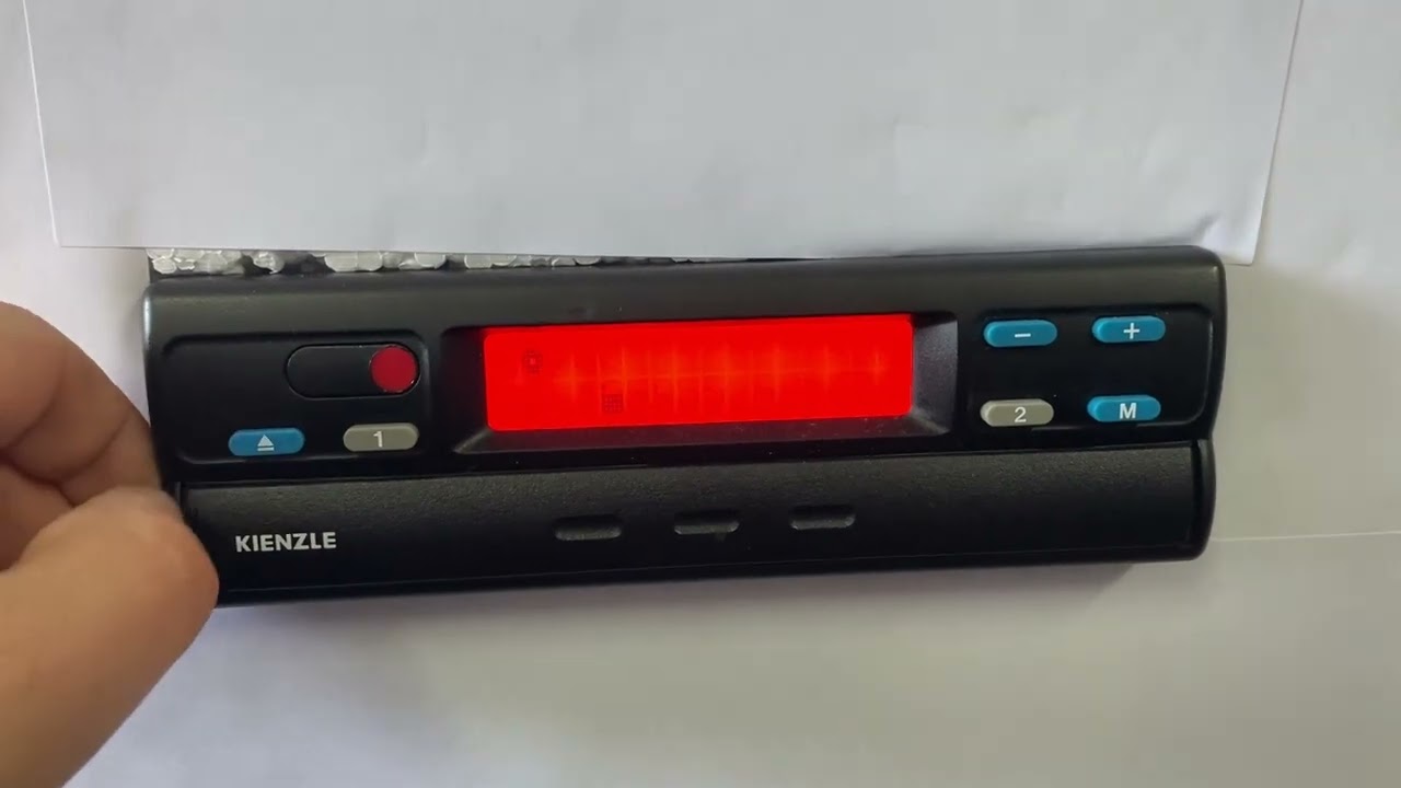 Kako podesiti sat na analognom tahografu