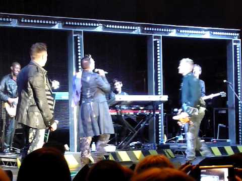 Mark Singing 23 constant 'yeaahs' , Westlife Tour ...