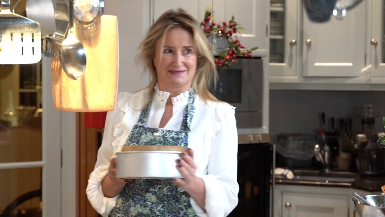 Christmas Cake Baking Tutorial