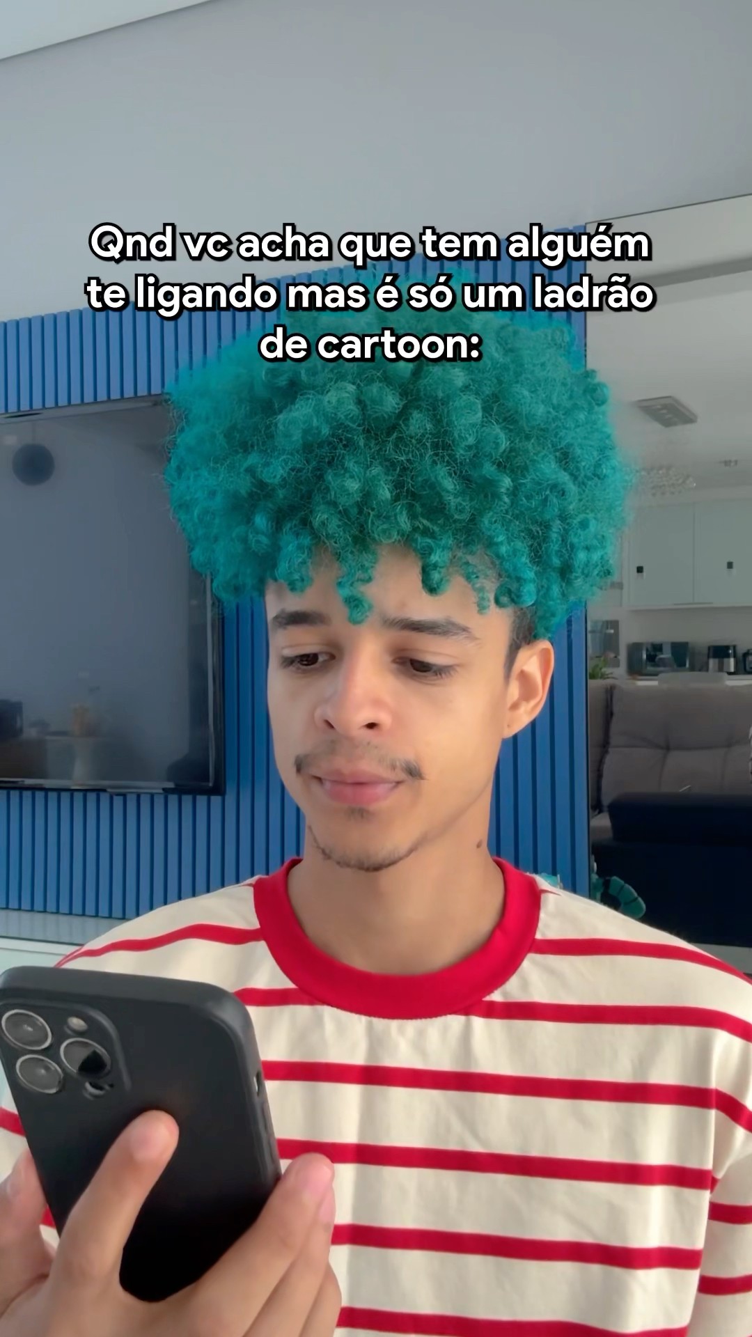 QUANDO VOCÊ ACHA QUE SEU CELULAR TA TOCANDO