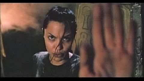 映画「トゥームレイダー」日本版特報