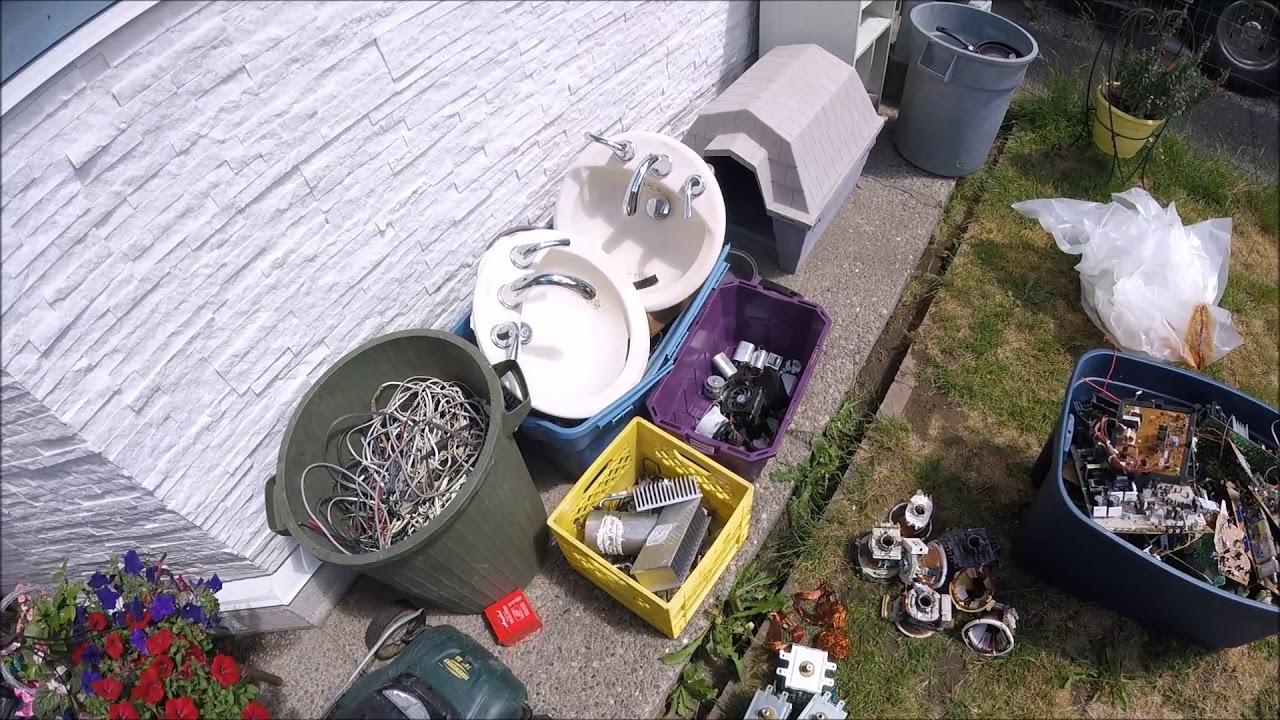 Scrapping Aluminium Wheels & Old Pull Out Fuse's For Copper & Brass