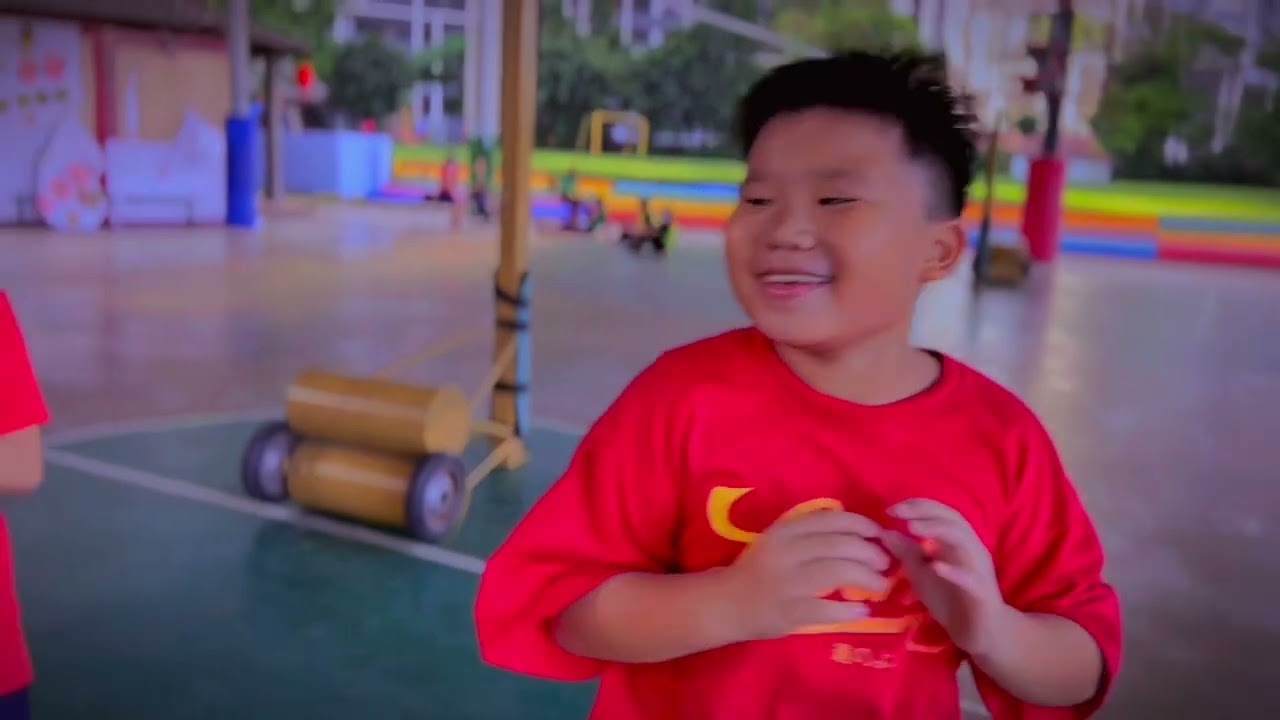 沙叻秀华小祝大家龙年行大运！