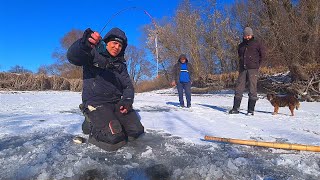 картинка: ПОПАВ НА КЛЬОВ КРУПНОГО КАРАСЯ У СИЛЬНИЙ МОРОЗ.Зимова рибалка на карася