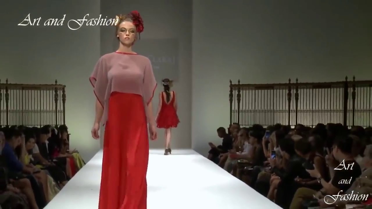 Fashion week No Bra fashion show - YouTube