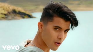 Vignette de la vidéo "CNCO - Mamita (Official Video)"