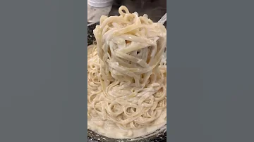 The BEST fettuccine Alfredo recipe #shorts