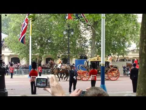 The Royal Wedding 2011 The Queen's Carriage HD