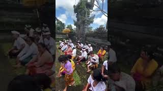 Piodalan Merajan Ring Rahina Purnama