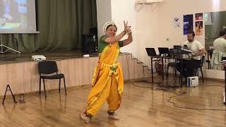 Индийский танец под русский пляс в исполнении поэтессы Ариоллы  Милодан