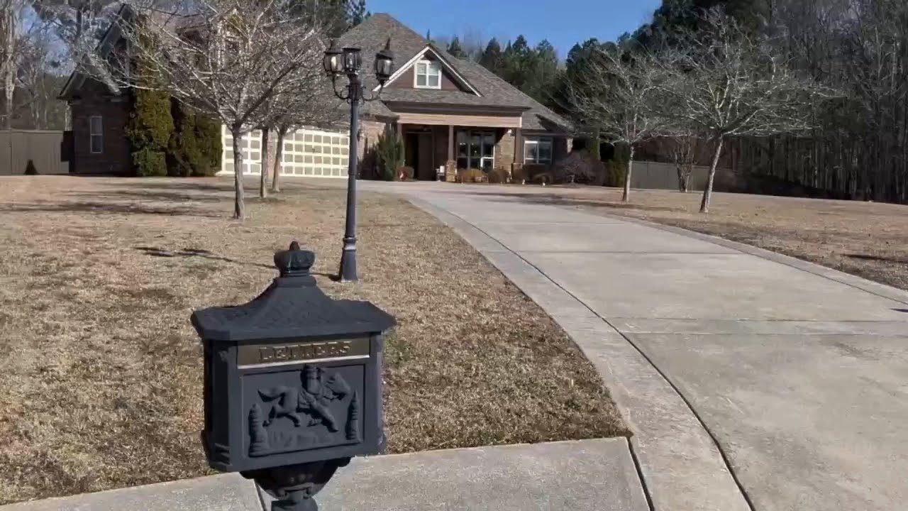 215 Berry Hill Lane, Tyrone, GA 30290