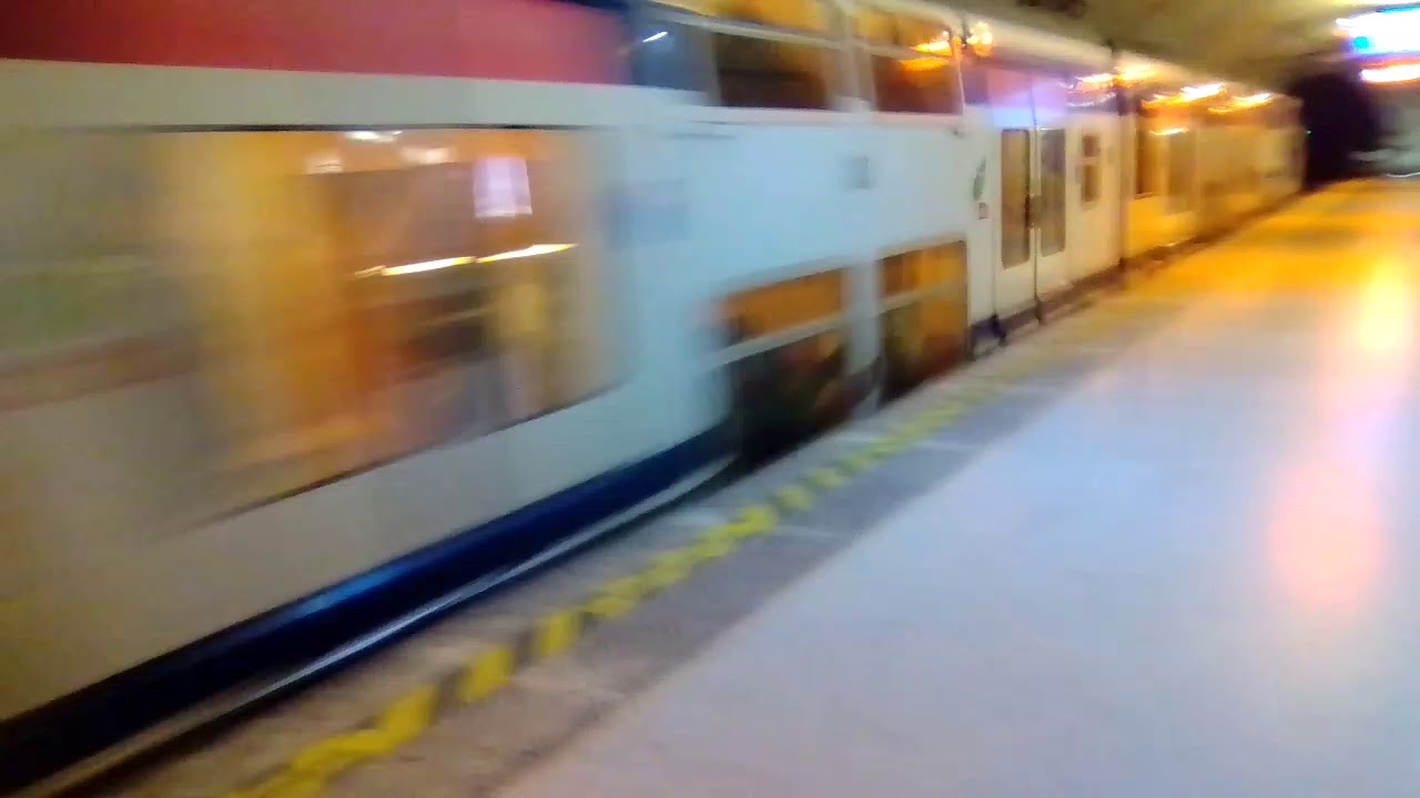 Départ du MI 2N (Z 22500) 21 E VOHE pour Villiers-sur-Marne à Magenta