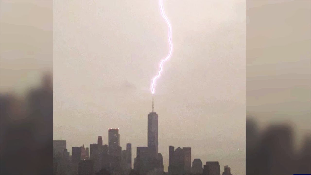 Unwetter in New York: Blitz schlägt in One World Trade Center ein